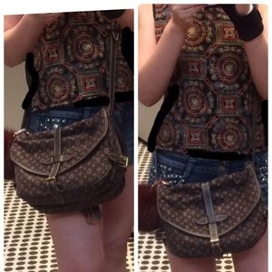 SOLD 📍✨LOUIS VUITTON SAUMUR30 CROSSBODY HANDBAG